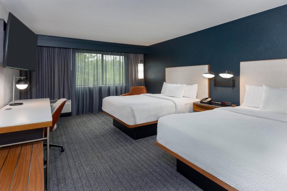 Queen Room with Two Queen Beds interior